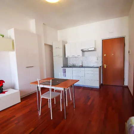 Bella Vista Apartment *